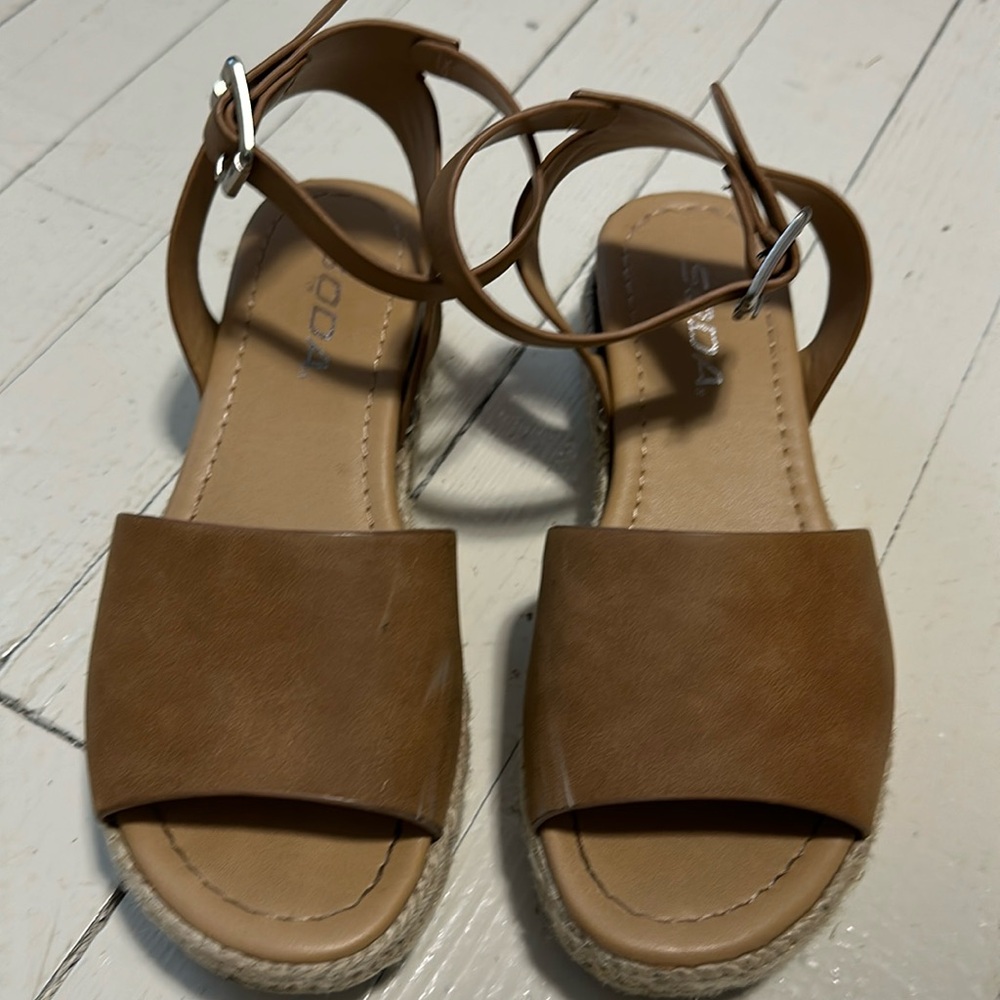 Girls size 2 shoes sandals